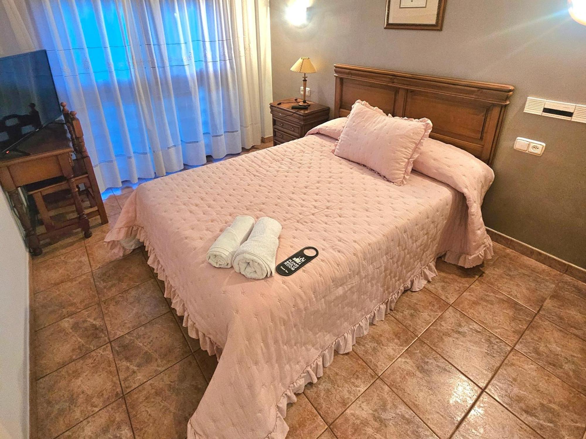 Hostal Jj Salduero Zewnętrze zdjęcie